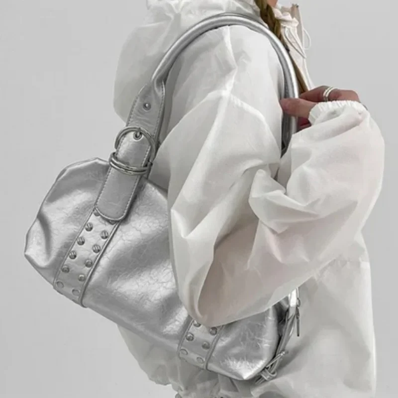 Fashion Rivet Women Shoulder Bag Pu Leather Large Capacity Hot Girl Motorcycle Bag Feminina Female Underarm Bag Ladies Handbag