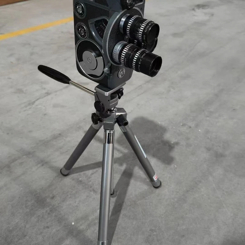 8Mm Camera Manual Clockwork Driven Triple Lens