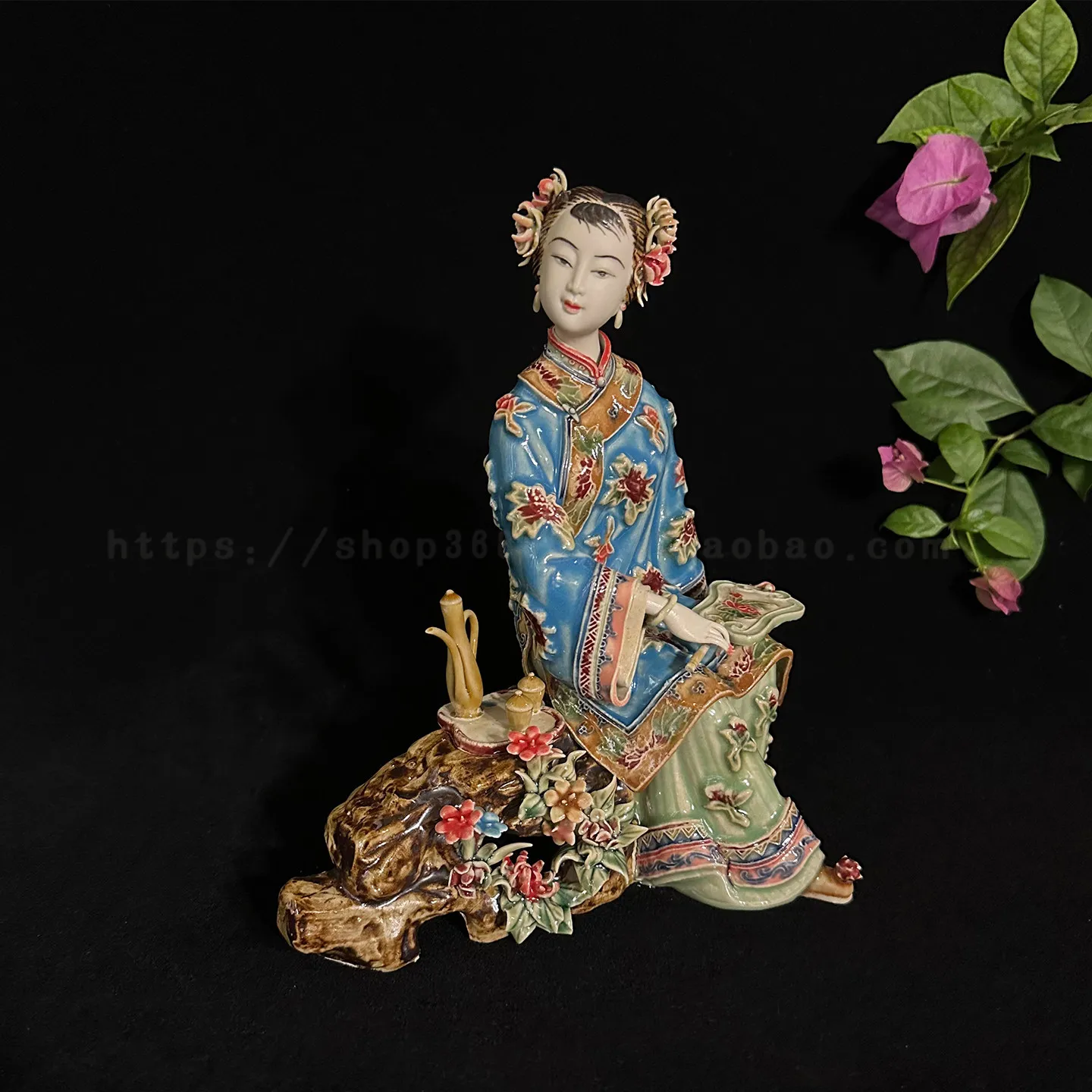 Shiwan ceramic lady home living room TV cabinet jewelry wine cabinet entrance creative decoration classical lady