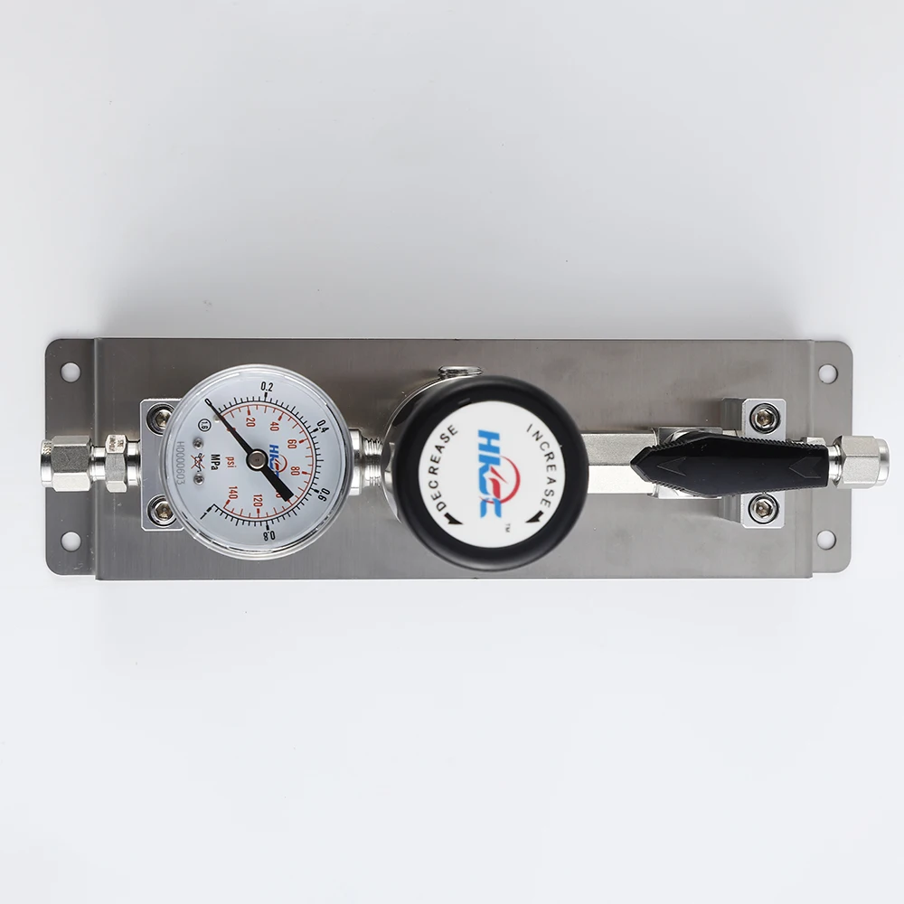 HCSA00 Easy-to-install gas regulator with gauge type