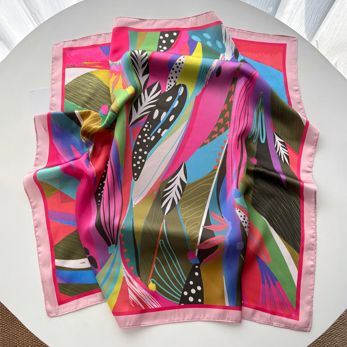 Luxuriöses Design Quadratischer Schal für Damen Blumendruck Saisonale Dekorative Halstuch Hijab Foulard Stirnband Bandana Schals – Detail 5