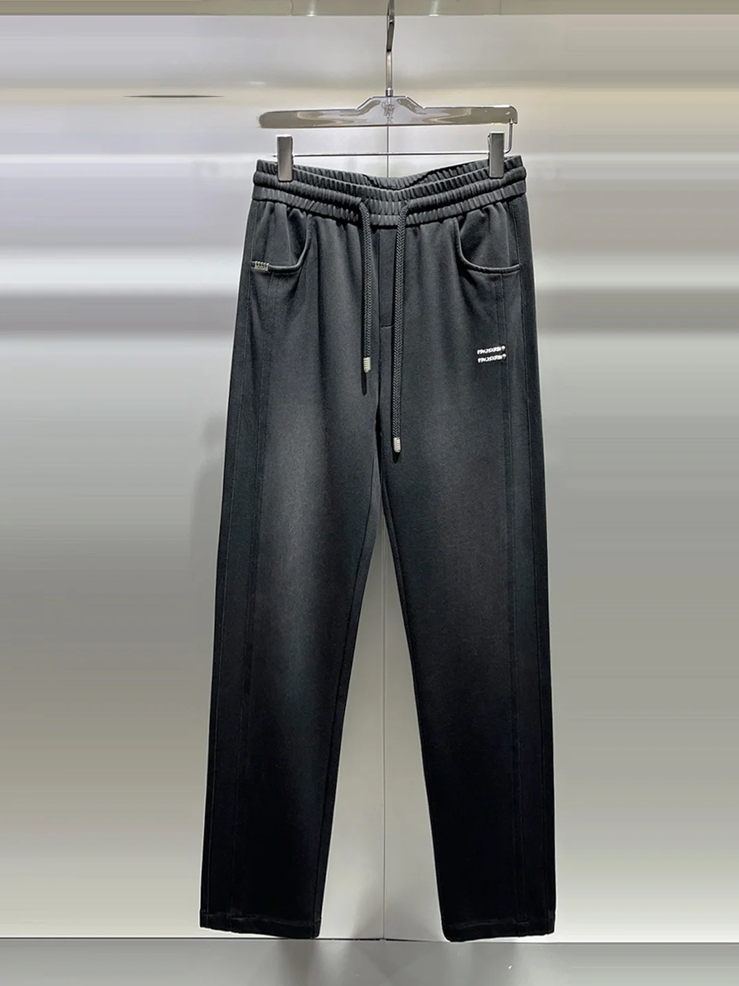 

Men's Straight Leg Casual Pants Comfortable Trendy Wide Leg Sports Sweatpants Faionable Autumn 2025 Cotton Polyester Blend