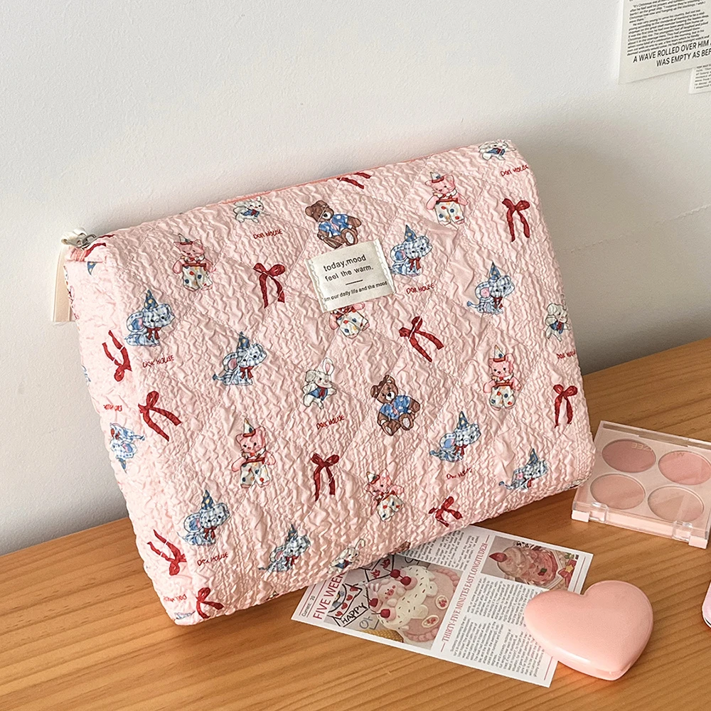 Niedliche rosa Mädchen-Cartoon-Make-up-Tasche, tragbare Tragetasche, Kosmetiktasche, Handtasche, Damen, Persönlichkeit, Damen, Make-up, Quilten, Reißverschlusstasche – Detail 5