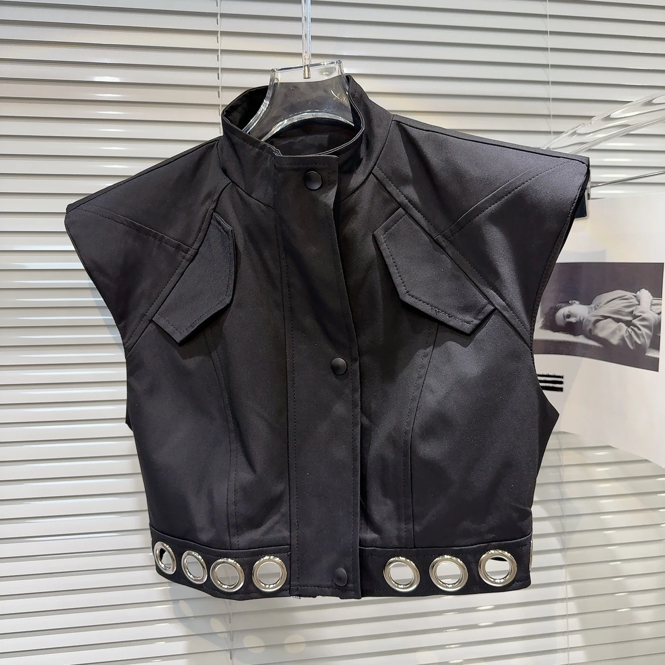 ربيع 2026 العصرية حلقة معدنية oulder وسادة سترة علوية غير متناظرة تنورة طويلة مجموعة المرأة Faion عادية Sle ألياف البوليستر