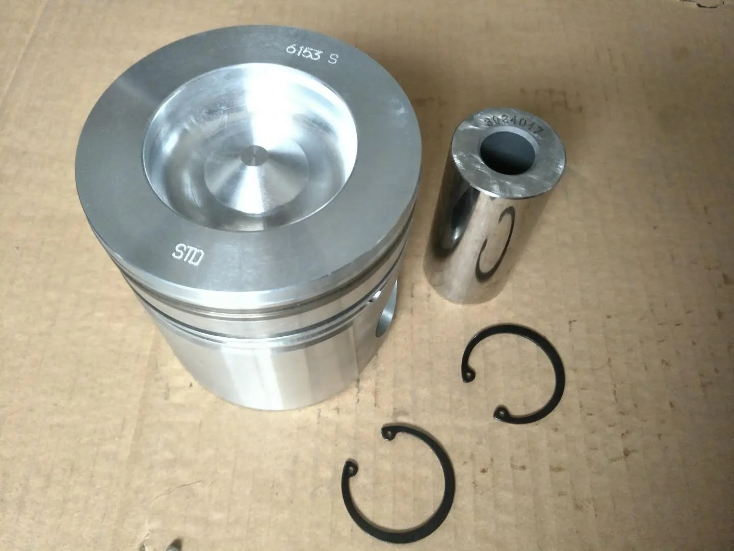 ISBe ISDe QSB6.7 diesel engine piston kit 4089453 4897980 3934047