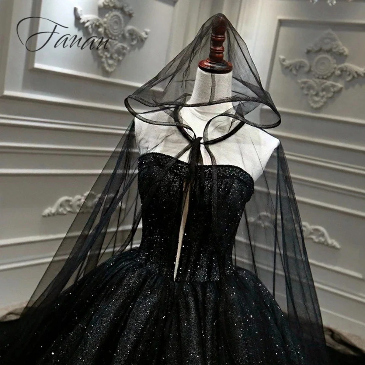 Customized Luxury Strapless Black Wedding Dresses Cathedral Train Halloween Ball Gown For Women Empire Princess Sequined Bridal 