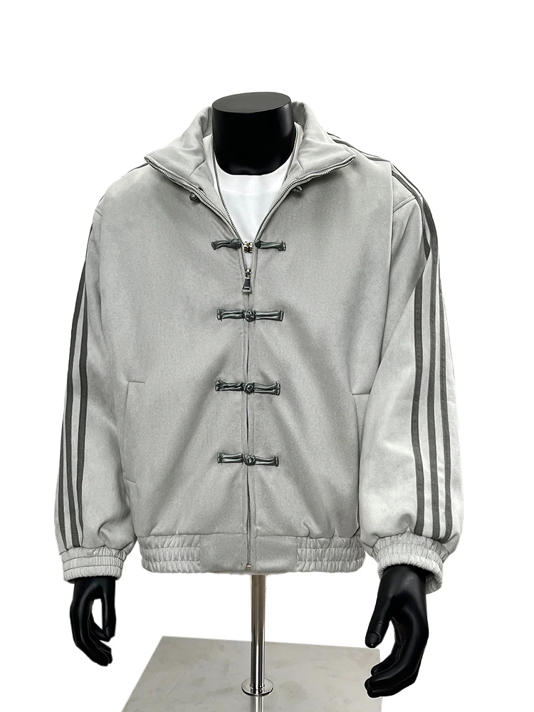 

Замшевая куртка свободного кроя для мужчин, весенняя новая китайская верхняя одежда с воротником-стойкой на пуговицах, повседневный крутой топ в молодежную полоску