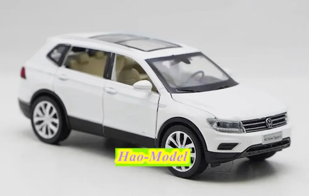 Jouets en alliage moulé sous pression pour enfants, cadeaux d'anniversaire pour garçons, collection d'affichage de passe-temps, ornements noirs et blancs, modèle Volkswagen Tiguan, 1:32