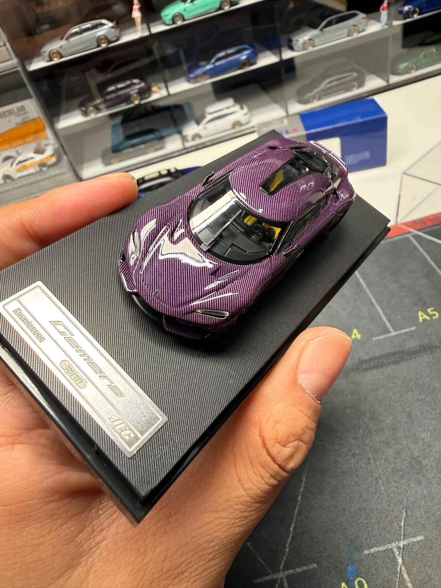 Diecast 1:64 Scale Gemera Classic Alloy Car Model