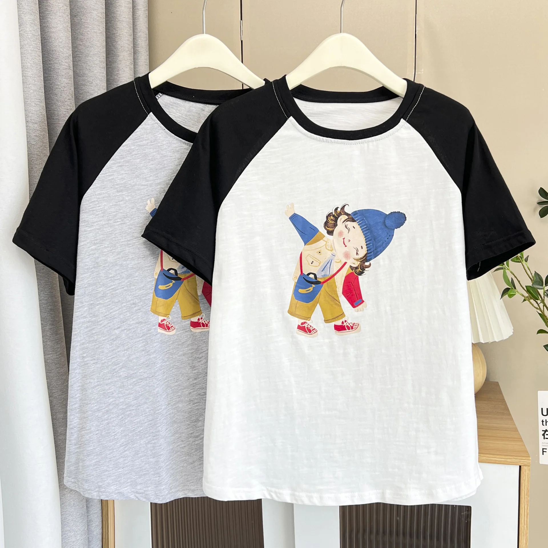 Plus Size Damen-Top 2025, Sommer, neues lässiges Raglanärmel-bedrucktes Cartoon-Bambus-Baumwoll-Kurzarm-T-Shirt 2508