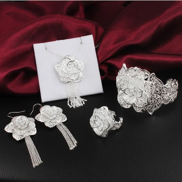 

Женский ювелирный комплект из колье и серёг, из серебра 925 пробы