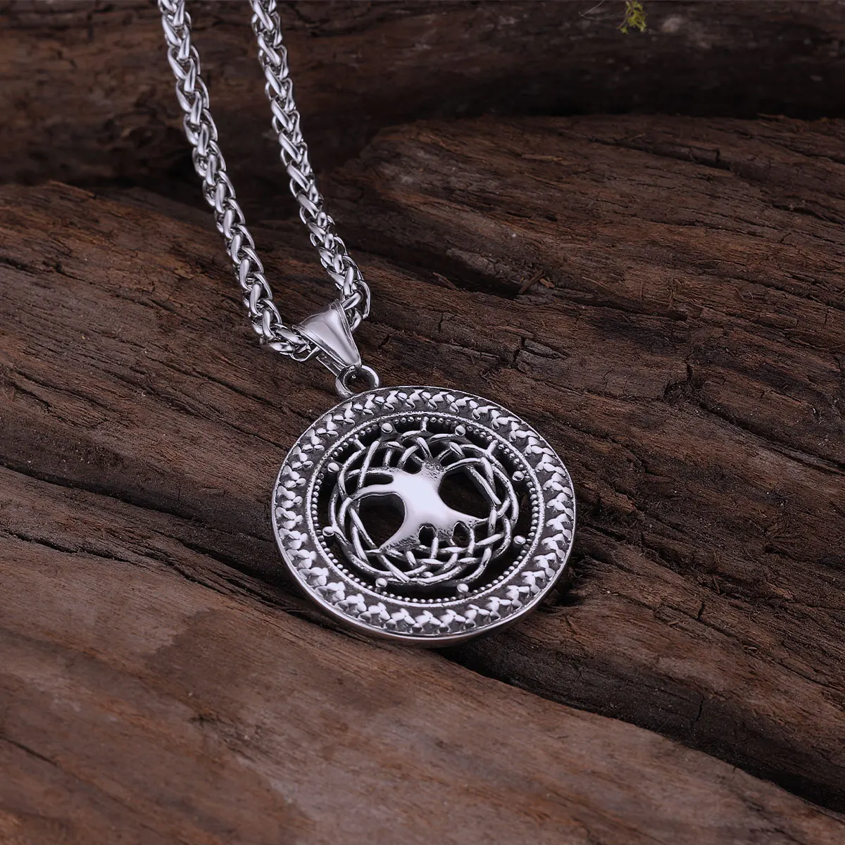 Stainless Steel Hollow Tree of World Yggdrasil Necklace Men Women Fashion Nordic Pendant Necklace Jewelry Norwegian Amulet Gift