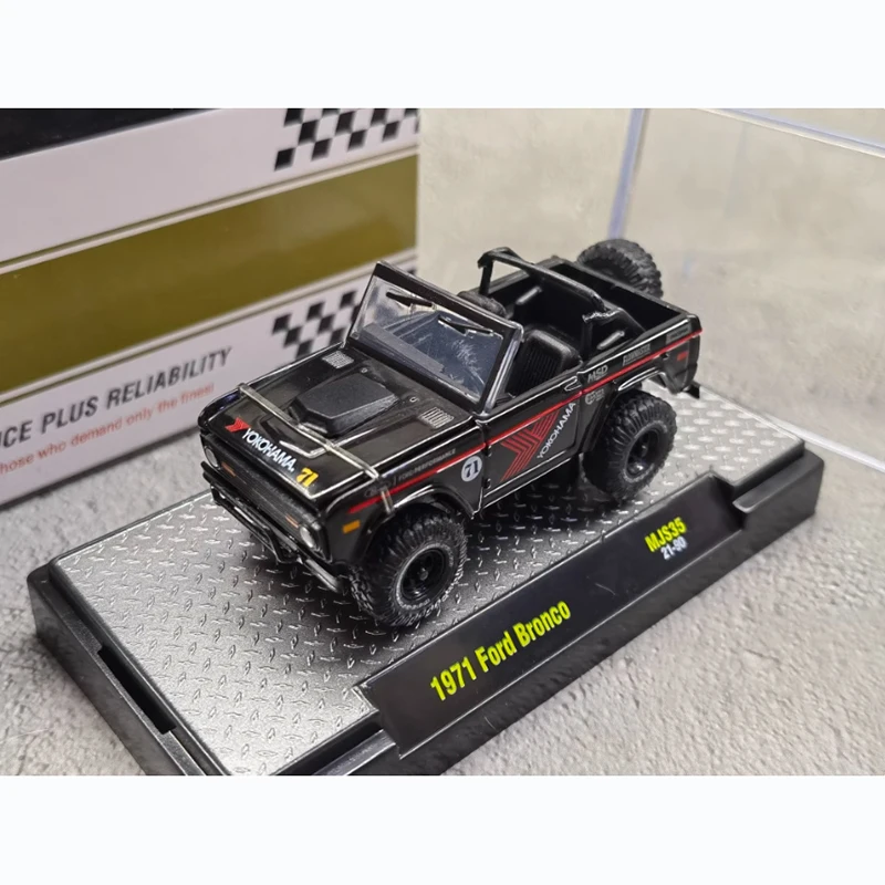 M2 Diecast 1/64 Scale 1971 Ford Bronco SUV Convertible Alloy Car Model Adult Boy Toys Collectibles Souvenirs Gift Static Display