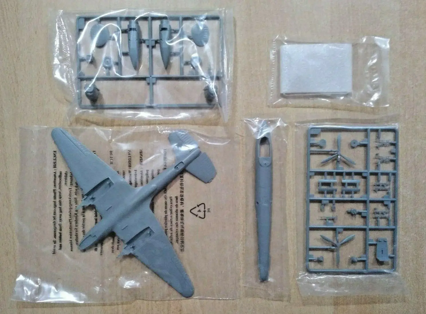 HobbyBoss 80296 1/72 Soviet PE-2 Bomber Easy Assembly Authentic Model Kit