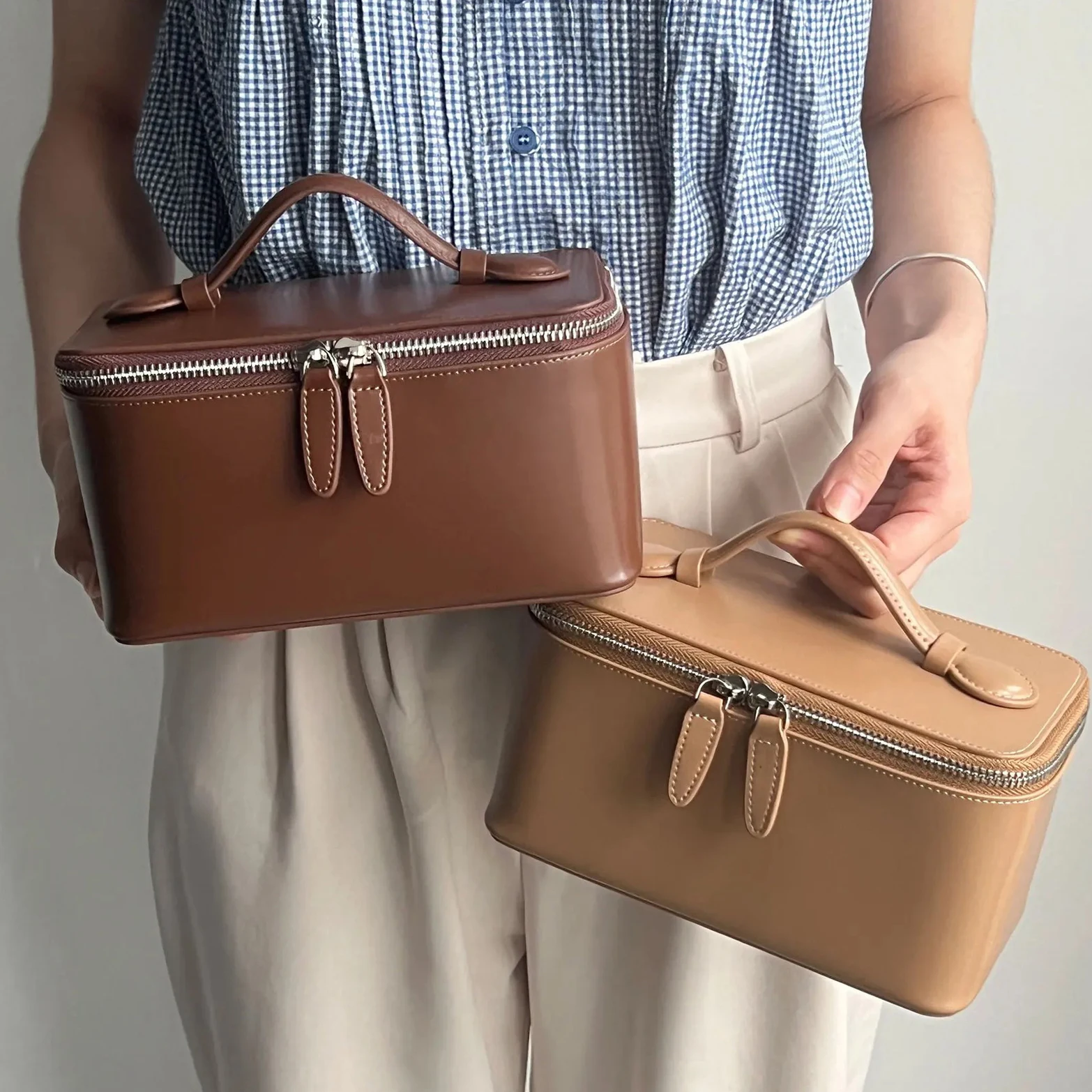 Large Capacity PU Leather Cosmetic Bag for Women Travel Portable Waterproof Washbag Solid Color Zipper Open Design Handheld Bag