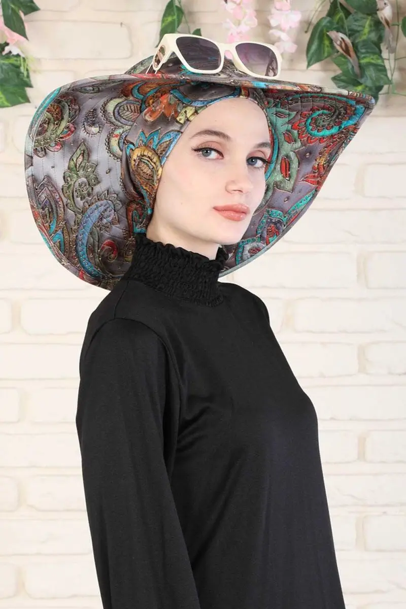 Padrão de carnaval de boné penteado