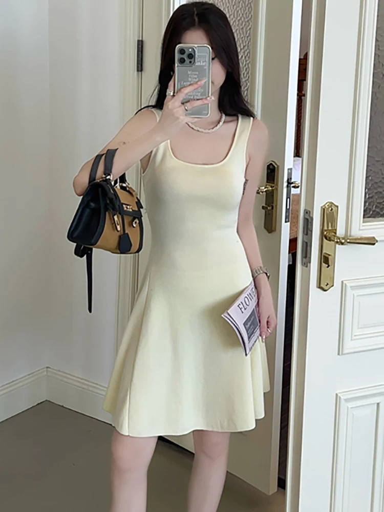 فستان قصير مثير بياقة مربعة محبوكة سادة لعام 2025 فستان نسائي أنيق غير رسمي مكشكش على شكل حرف a فستان صيفي كوري ضيق #5