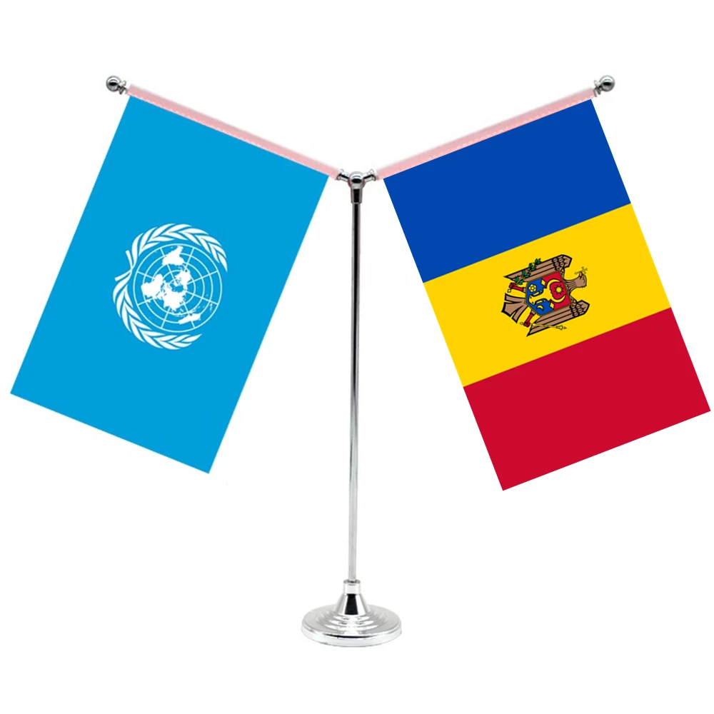 14x21cm Mini Moldova's Flag Office Decoration With Two Flags Of The United Nations And Moldova