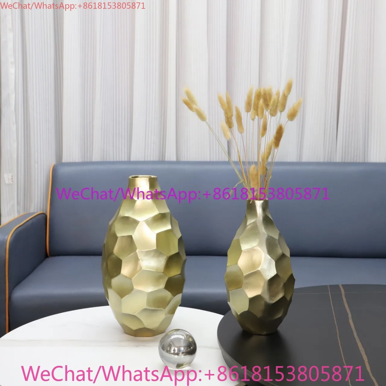 Modern minimalist creative hammer-patterned gold floral vessel, office study, entryway home decoration