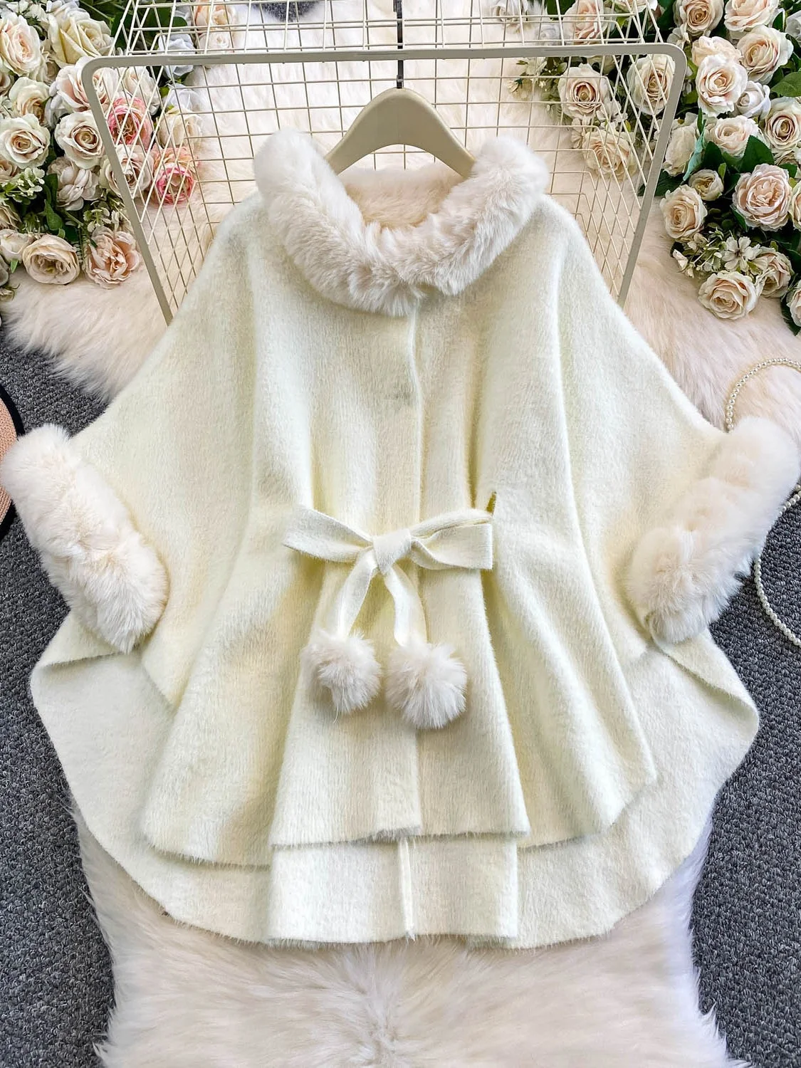 

Ele Long Sve пальто с воротником из искусственного меха, женское зимнее пальто с застежкой на талии, персональный трикотаж, модная верхняя одежда с тяжелой вышивкой