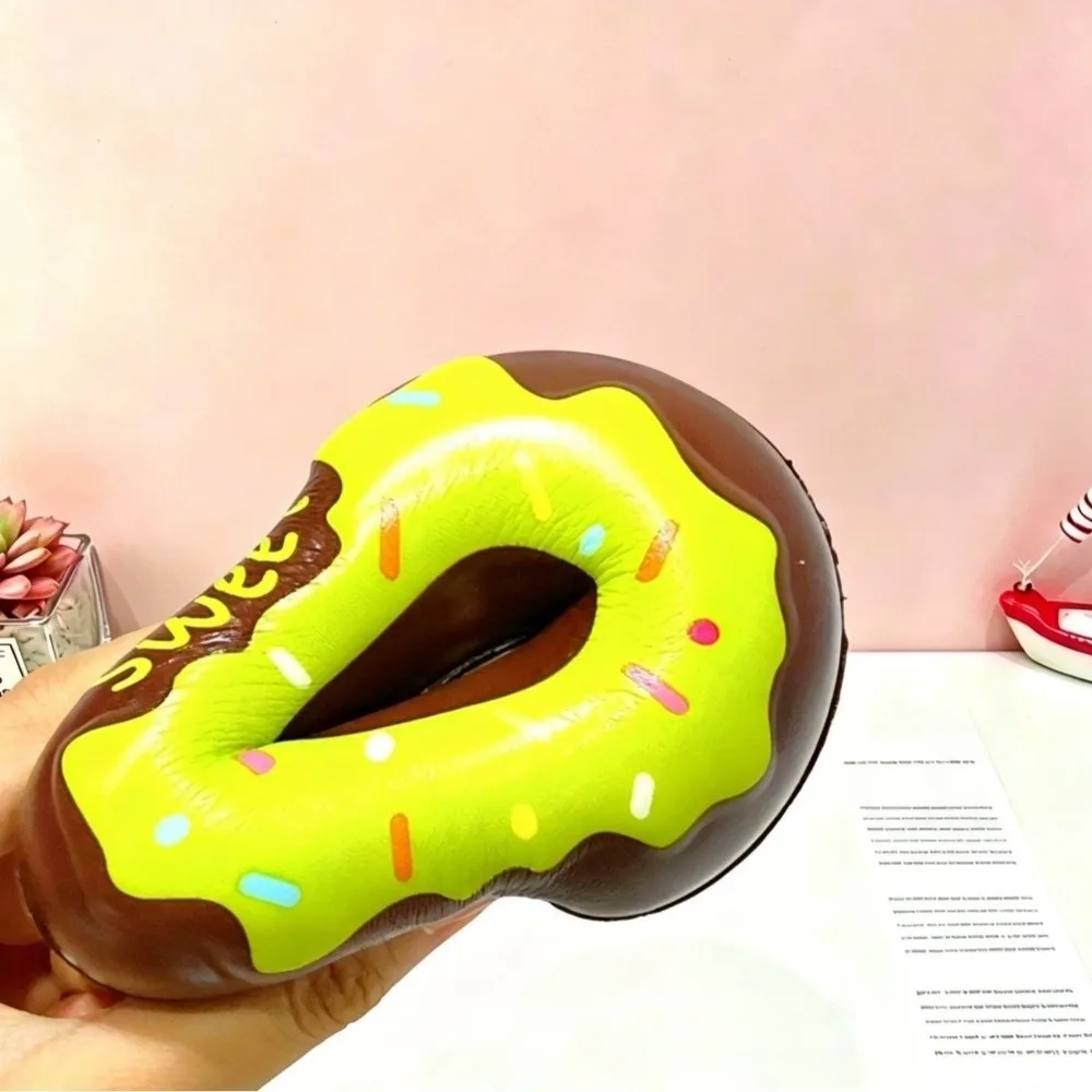 Soft Rubber Stress Relief Oversized Size Anti-Anxiety Feature Egg Donut Squeeze Slow Rebound Design Rubber Pressure