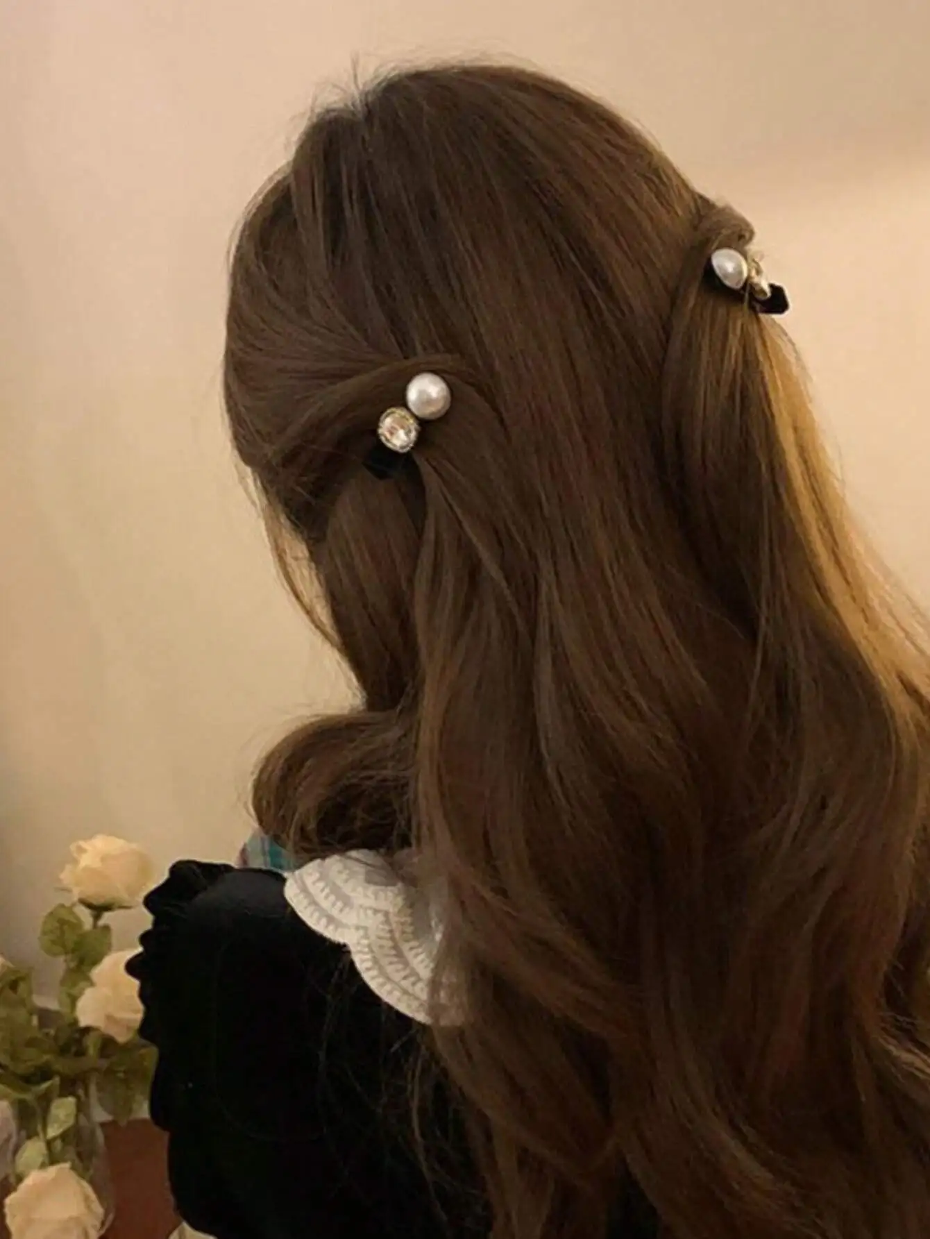 

FRIFUL 4pcs Women White Faux Pearl Decor Hair Clip Elegant Hair Accessories For Women Claw Clips Hair Claws Hair Barrettes, Scho
