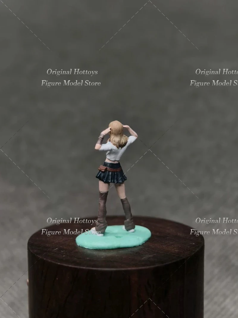 

1/64 Scale Femle Soldier Fashion Hot Girl Mini Painting Sculpture Character Full Set 2.7cm Action Figure Model Collection