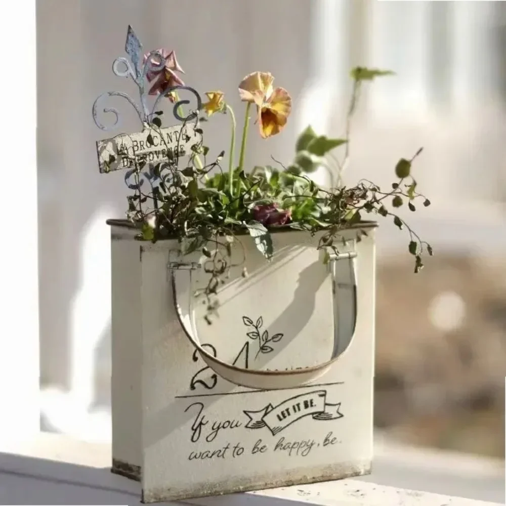 Iron Retro Handbag Shape Wall Mounted Flower Pot Home Furnishing Courtyard Garden Planting Decoration Metal Flowerpot Ornament