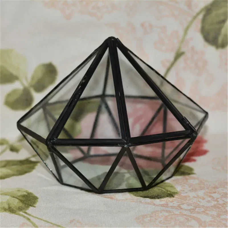 Minimalism Diamond shape Hanging Glass Terrarium,Local Tyrants Black Geometric Glass Solder Terrarium Housing For Plants Moss