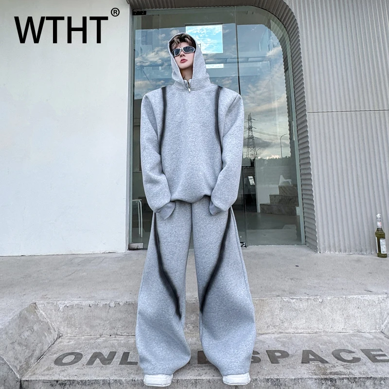 

WTHT модный осенний мужской комплект 2025 года, полосатая толстовка с граффити контрастного цвета, повседневный свободный прямой брючный костюм с высокой талией, мужской 2A1700