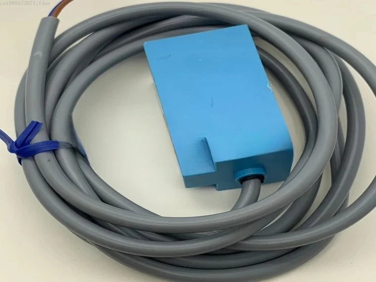 

FL2-4E6QS FL2-4E6QS-L3 FL2-4E6QS-L5 New DC Three-wire Sensor Proximity Switch Sensor