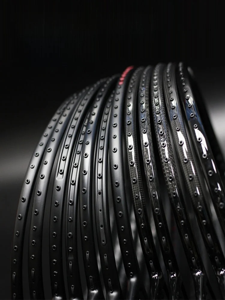 raquette-de-badminton-ultra-legere-de-qualite-professionnelle-noire-tissee-en-carbone-integral-origine-taiwan-pour-le-controle-et-la-defense