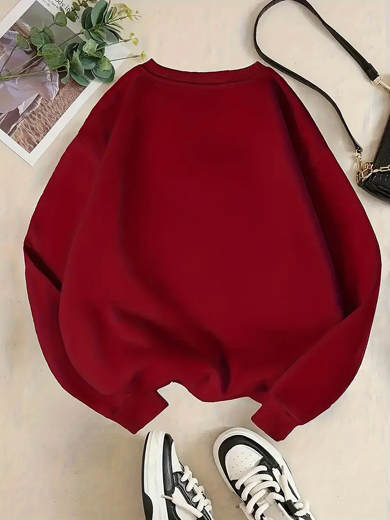 Women's Autumn and Winter Casual Fashionable Loose Comfortable Warm Paris Pattern Printed Round Neck Long Sleeved Pullover