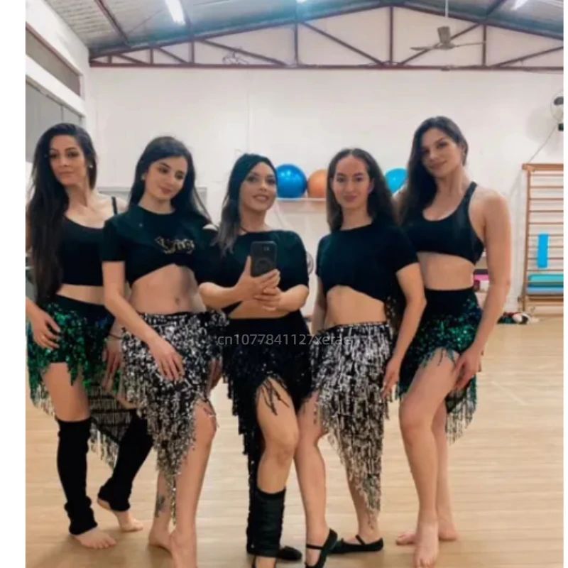 Новая тренировочная одежда для танца живота с цепочкой на талии и набедренным шарфом, юбкой с запахом и блестящей одеждой для выступлений с поясным шарфом