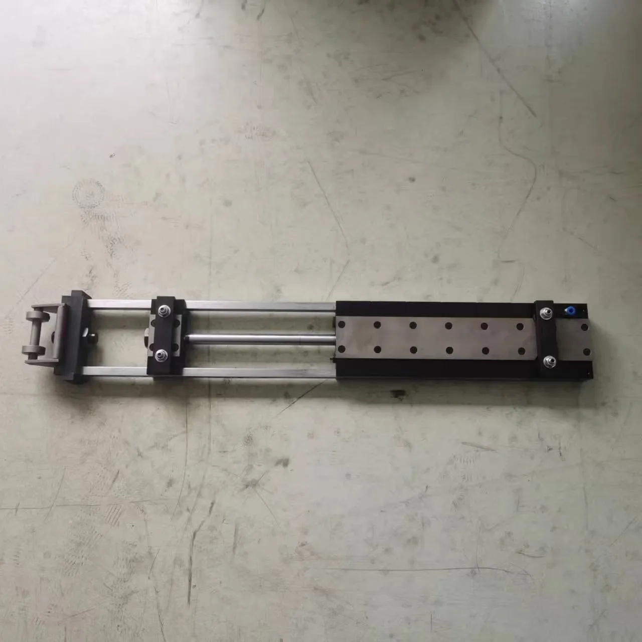 

CNC Air Feeder for Punch Press, High Precision Clamp Type 350c/min, Aluminum Alloy Pneumatic Feeder for Metal Stamping