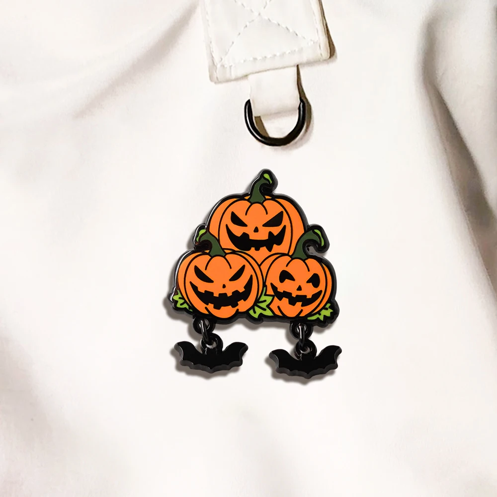Halloween-Kürbisbrosche mit Fledermaus-Anhänger, Horror-Requisiten, Accessoires, Geschenke für Feiertagspartys – Detail 11