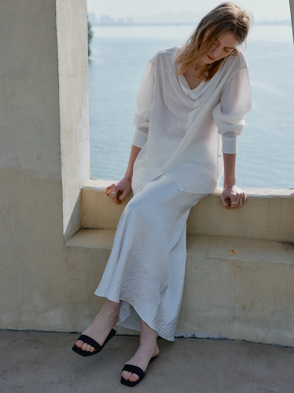 

Юбка А-силуэта из сатина с золотистым блеском, эластичным поясом и эффектом плиссировки, однотонная, для женщин