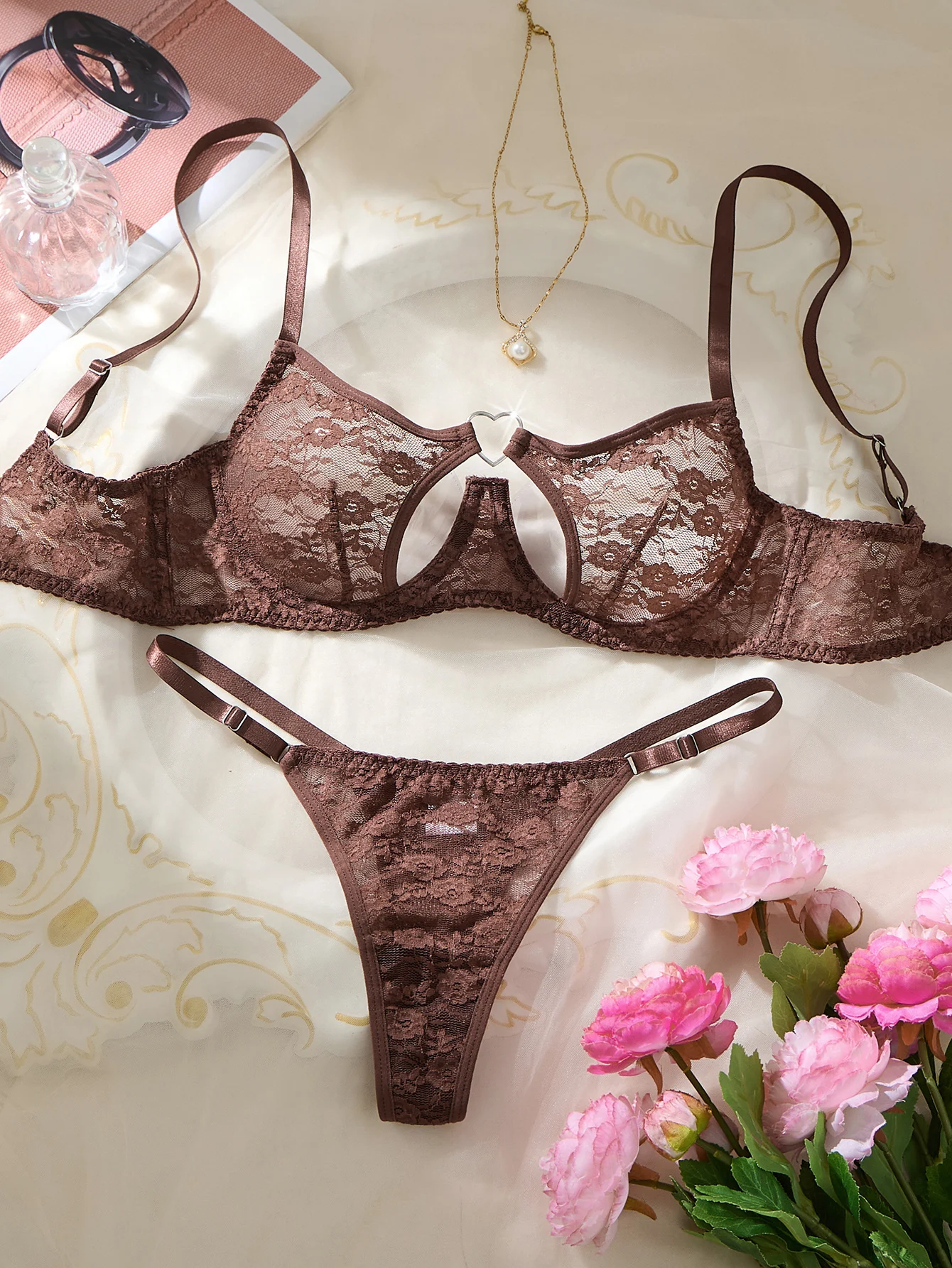 Elegantes Design-BH- und Höschen-Set mit einzigartiger Herzschnalle, bequeme modische Unterwäsche, geeignet für alle Gelegenheiten