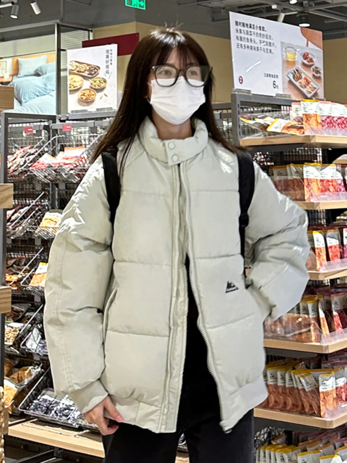 ملابس خارجية نسائية ذات لون نقي وياقة واقفة من القطن Jaet 2024 شتاء جديد فضفاض متعدد الاستخدامات ملابس خارجية صغيرة الحجم