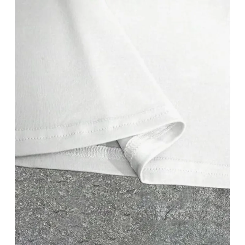 em setembro usamos camiseta feminina dourada para conscientização sobre o câncer da infância