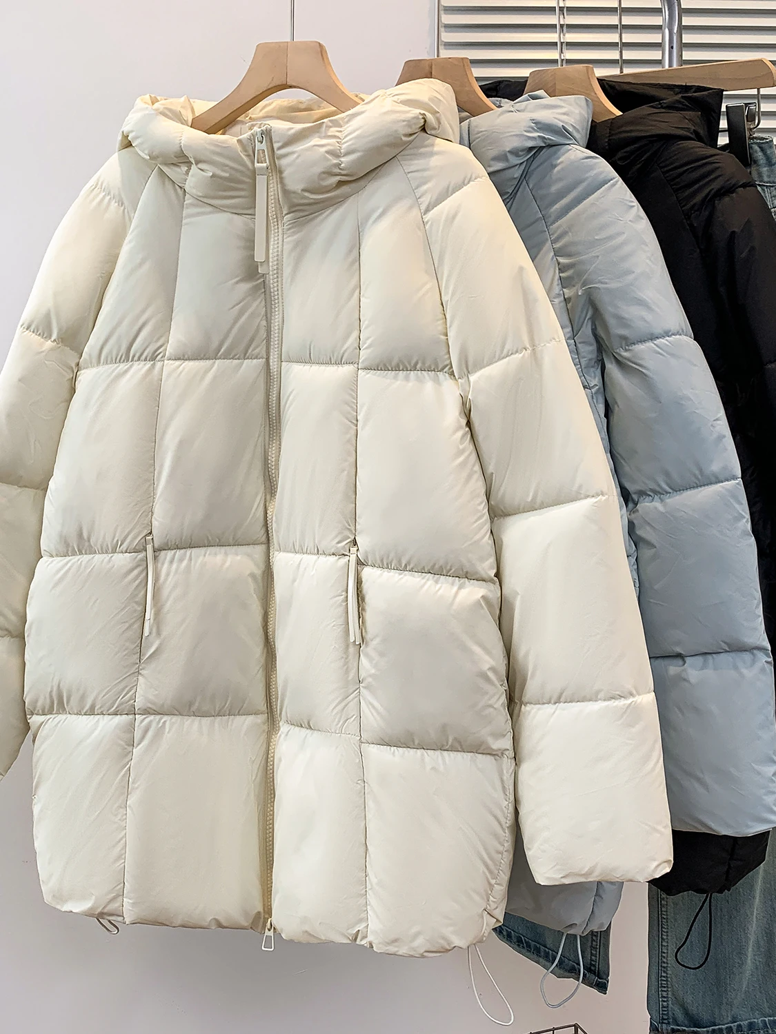 

Casual Loose Women's Winter Jacket Large Size down Alternative Cotton Coat Versatile Mid-Length Commute Style Zipper Closure