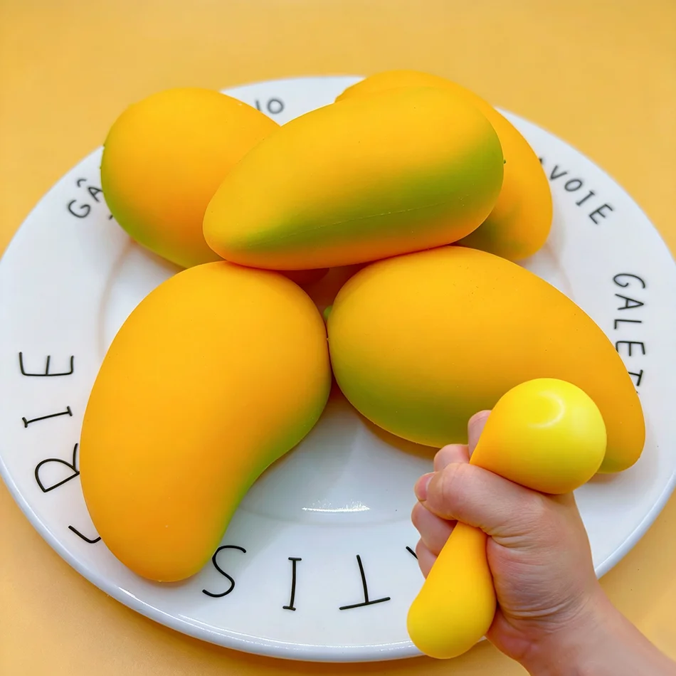 Jouet anti-stress rétractable en forme de mangue simulée, 1 pièce aléatoire, pour la relaxation, le soulagement de l'anxiété et l'amélioration du bien-être