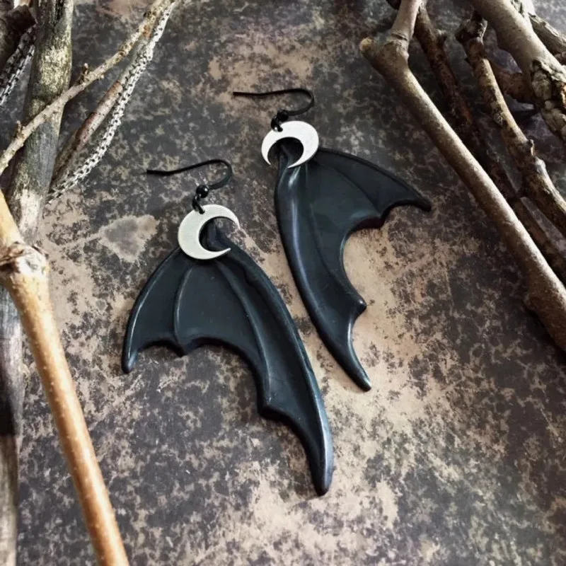 Gothic Goth Black Vampire Bat Wing orecchini Moon ciondola Witch Mystical Punk Jewelry Gift Women Statement Halloween Women Gift