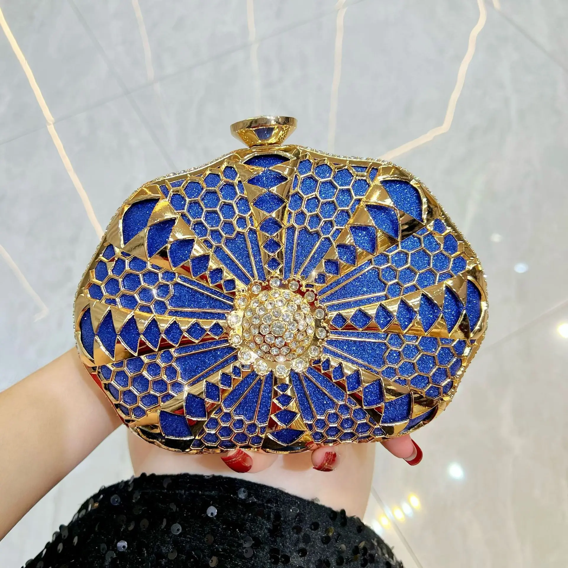 

Diamond-encrusted women's bag fashionable new light luxury dinner bag celebrity banquet messenger handbag niche bag