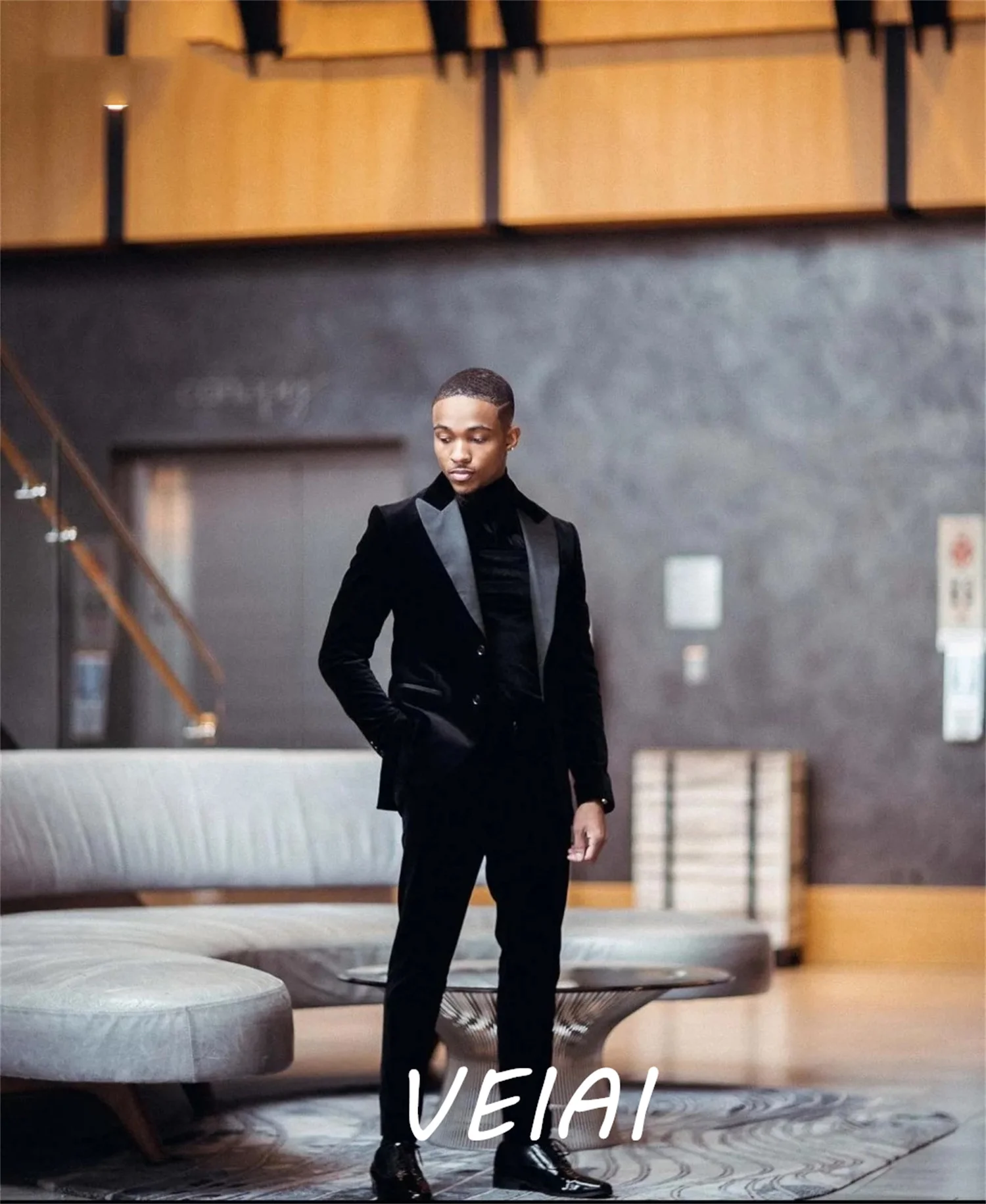 

CustomizedBlack Velvet Suits for Men Peaked Lapel Single Breasted vestiti eleganti da matrimonio Groom Wedding Wear 2 Pieces Jac