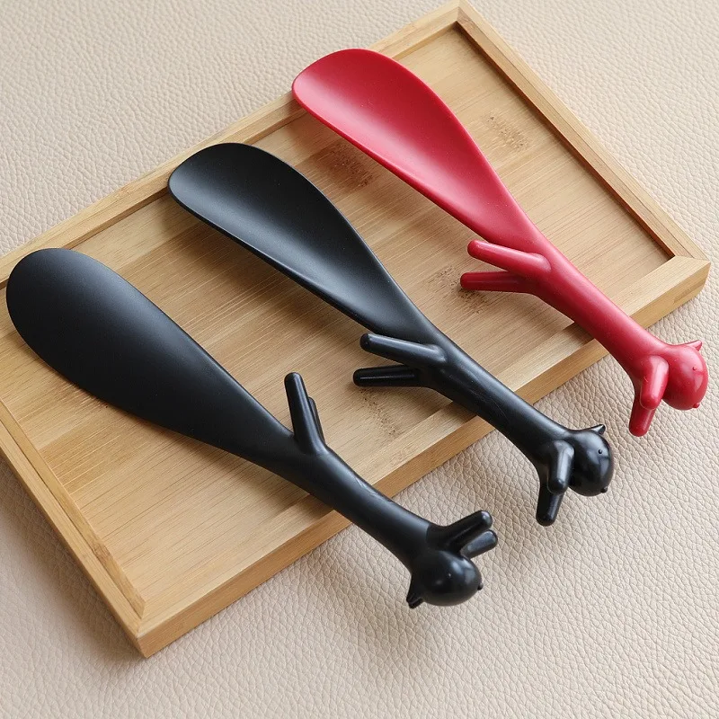 Cute Portable Mini Professional Shoe Horn Durable Plastic Spoon Shaped Children Shoe Changing Assistant Flexible Shoe Lifter
