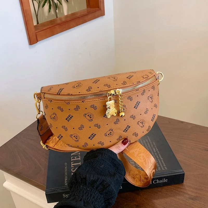 

Vintage Inspired Drawstring Pouch For Ladies In Soft Leather With A Bohemian Elegant Vibe