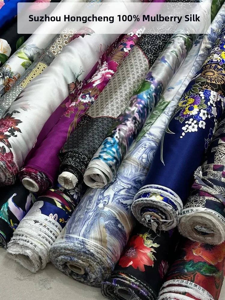 

25 Momme 100% Silk Floral Fabric Satin Real Silk Suzhou Hongcheng High End Skirt Clothing Material