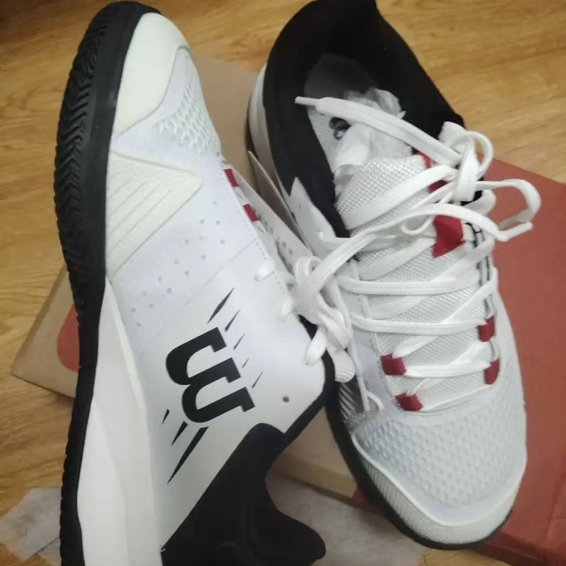 

Men's and women's non-slip fitness badminton shoes, men's training table tennis shoes, professional tennis shoes,