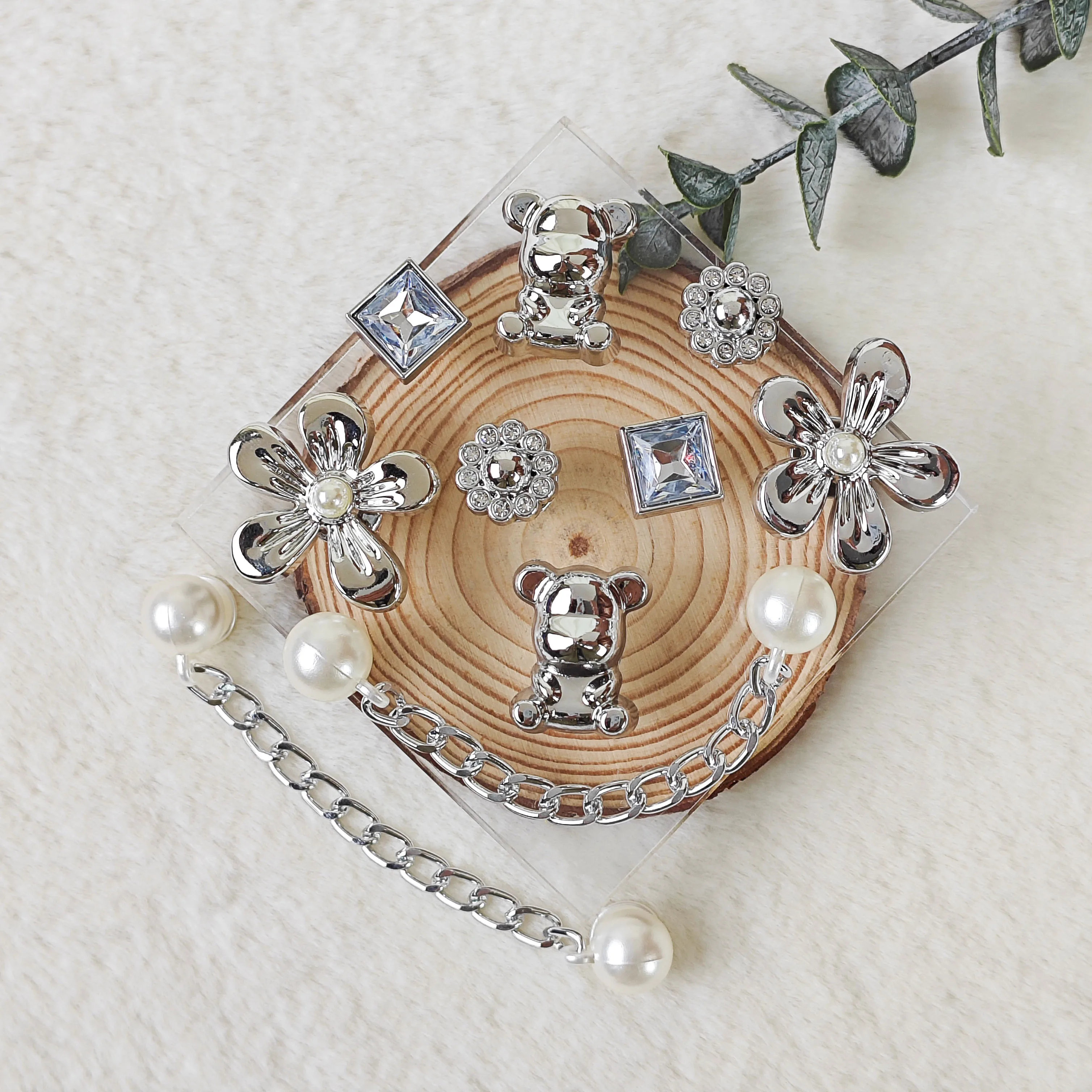 10Pcs DIY Shoe Decoration Charms Shiny Silver Flowers, Little Bears, Square Rhinestones, Faux Pearl Chain Decorative Buckles, Non-Metal Lightweight Material, Y2K Fashion Versatile Cute Personality Accessories for Men and Women, Suitable for Eva Beach Shoes, Sandals, Removable Shoe Decorations, Holiday Gifts